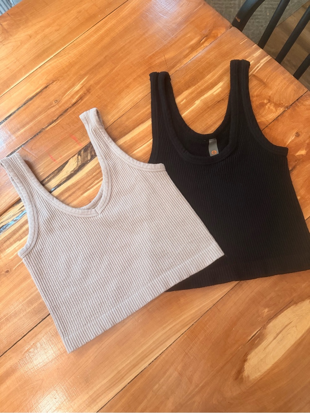 Mono B Tank Set, Size Small, VERY soft and stretchy, like new 🖤🤎🖤🤎